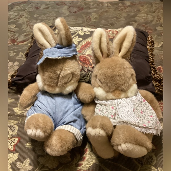Pair of Vintage Plush Sleeping Bunnies by Creative Concepts - Picture 1 of 15
